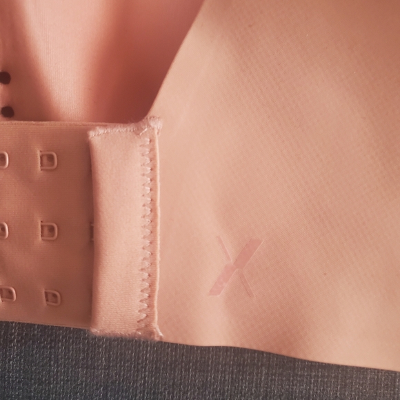 Knix | High support Catalyst bra with ladder straps - Picture 7 of 8